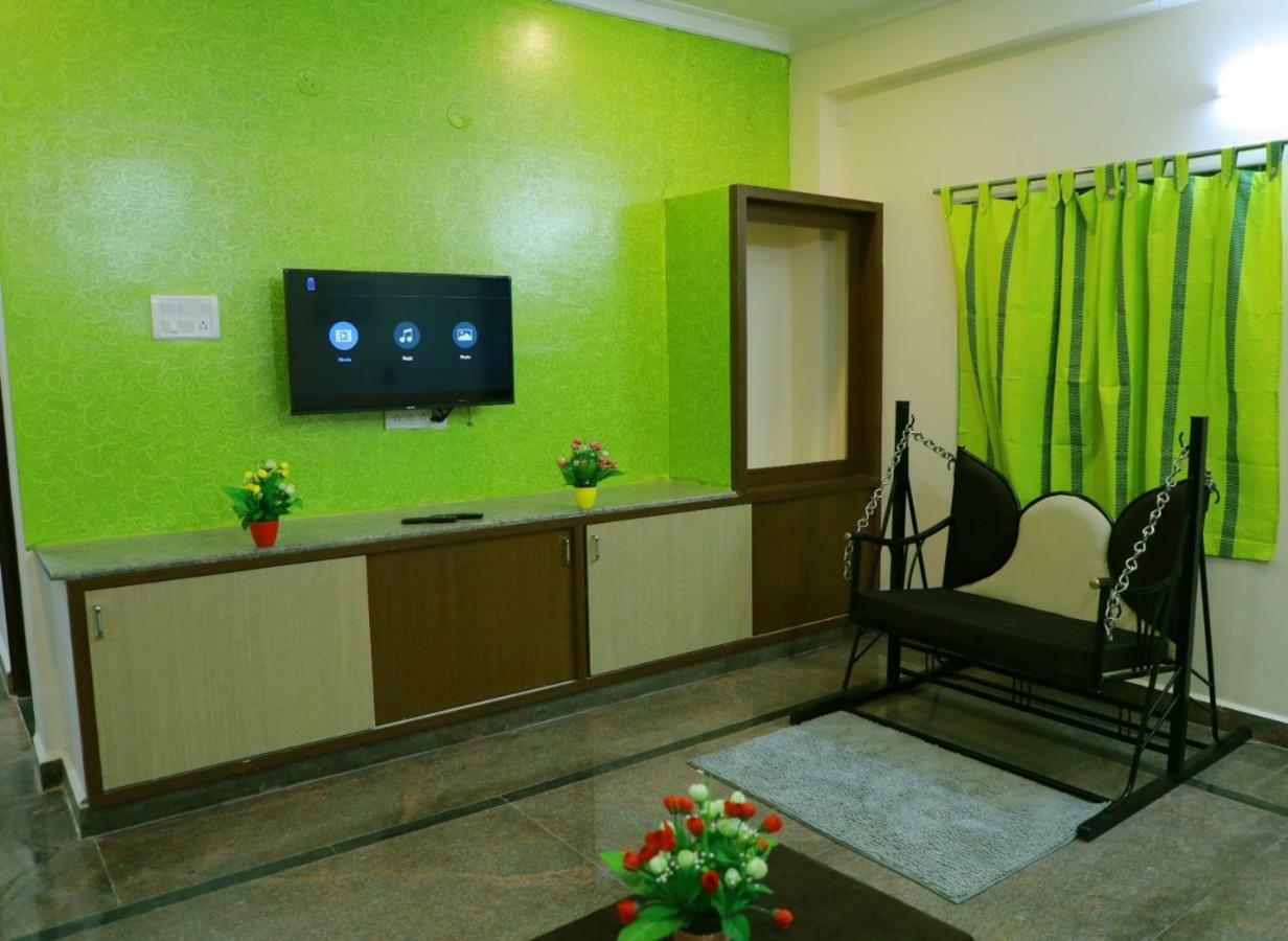 Sree Service Apartments Tirupati Eksteriør bilde